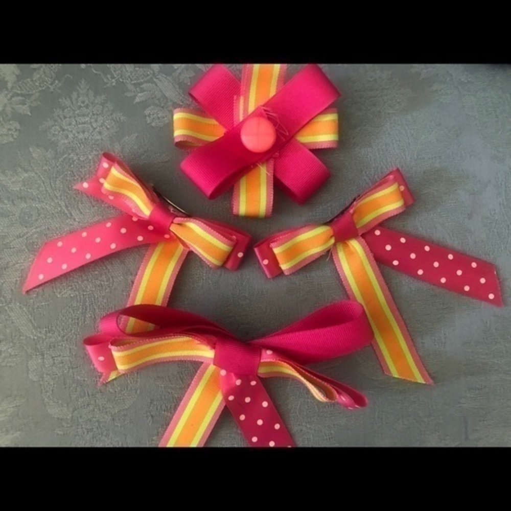 Four sweet hair bows! - Picture 2 of 4